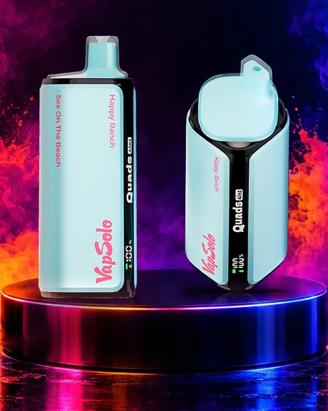 VapSolo Quads 80K con los sabores Happy Ranch, Sex On The Beach, Watermelon Coconut, Cherry Berry sobre un podio